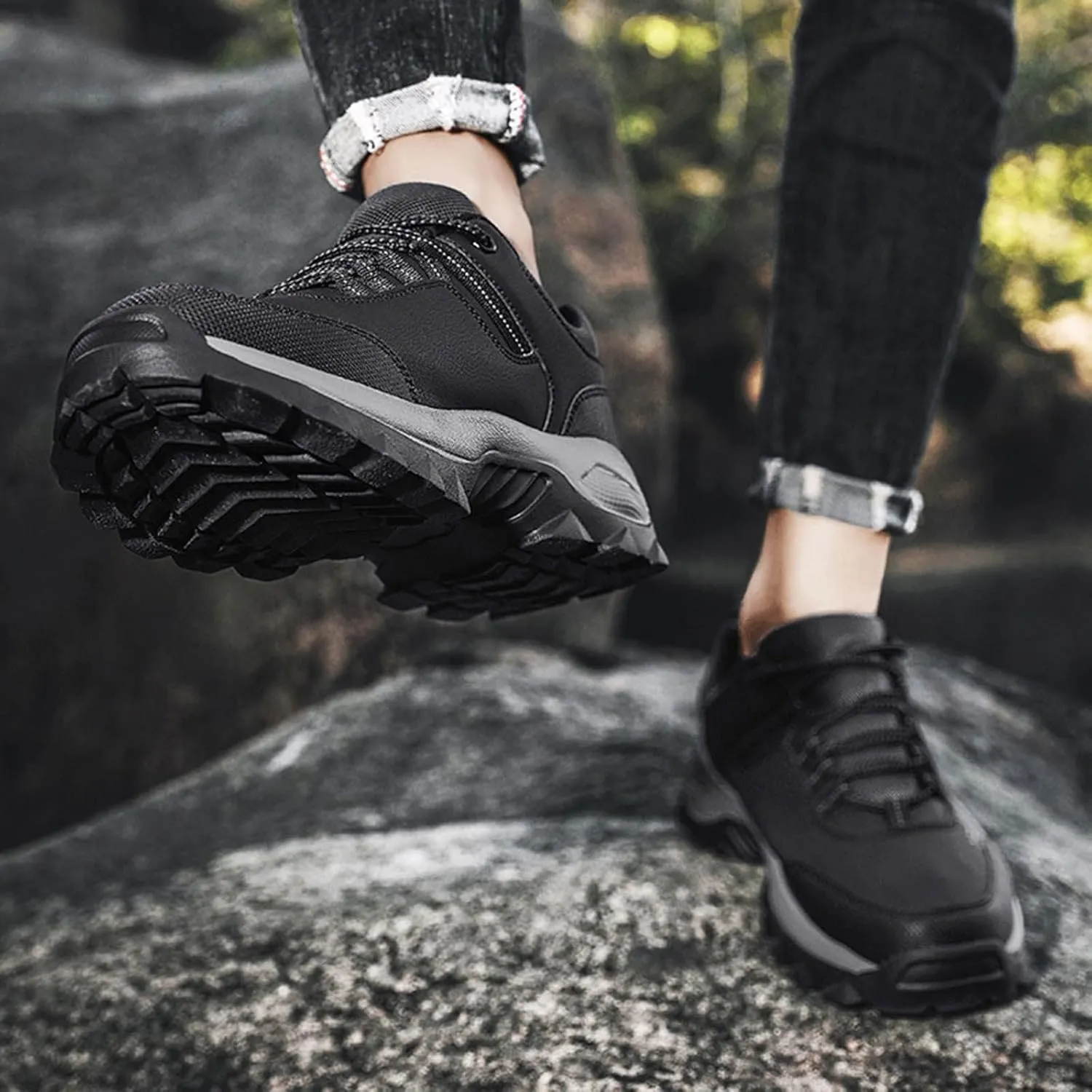 2022 Men's Outdoor Hiking Shoes Light Casual Sports Round Toe Comfortable Fashion Sports Running Shoes Mens Fashion Sneaker