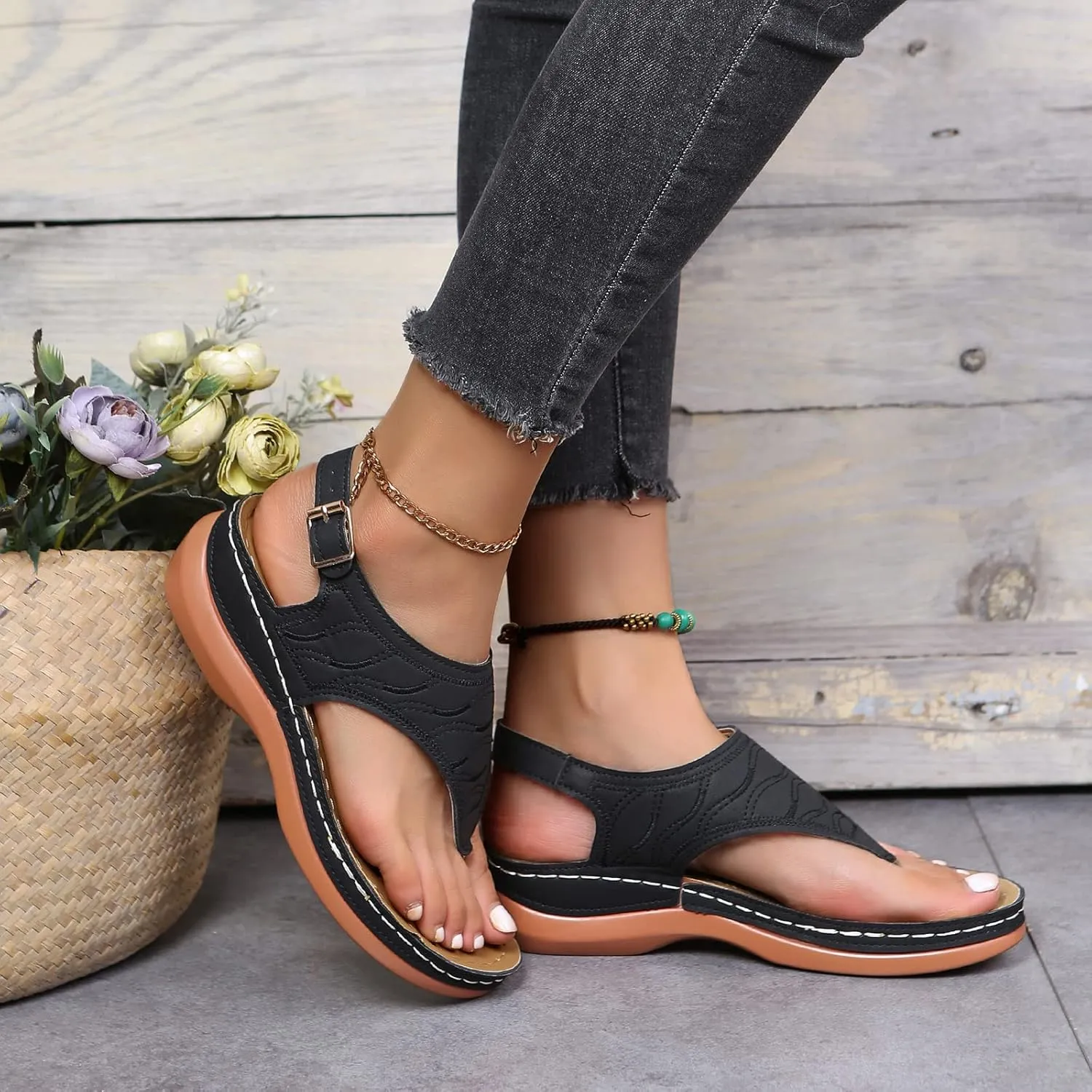 Flat Sandals for Women Comfort Thong Style Flip Flops with Buckle Ankle Strap Summer Clip Toe Sandals with Arch Support Outdoor Beach Shoes,Black,US8/EU39