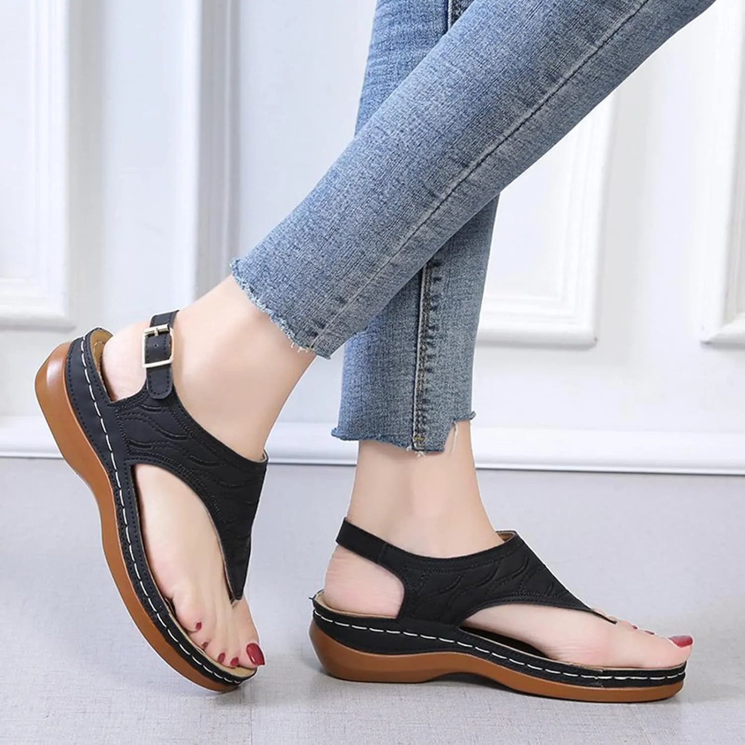 Flat Sandals for Women Comfort Thong Style Flip Flops with Buckle Ankle Strap Summer Clip Toe Sandals with Arch Support Outdoor Beach Shoes,Black,US8/EU39
