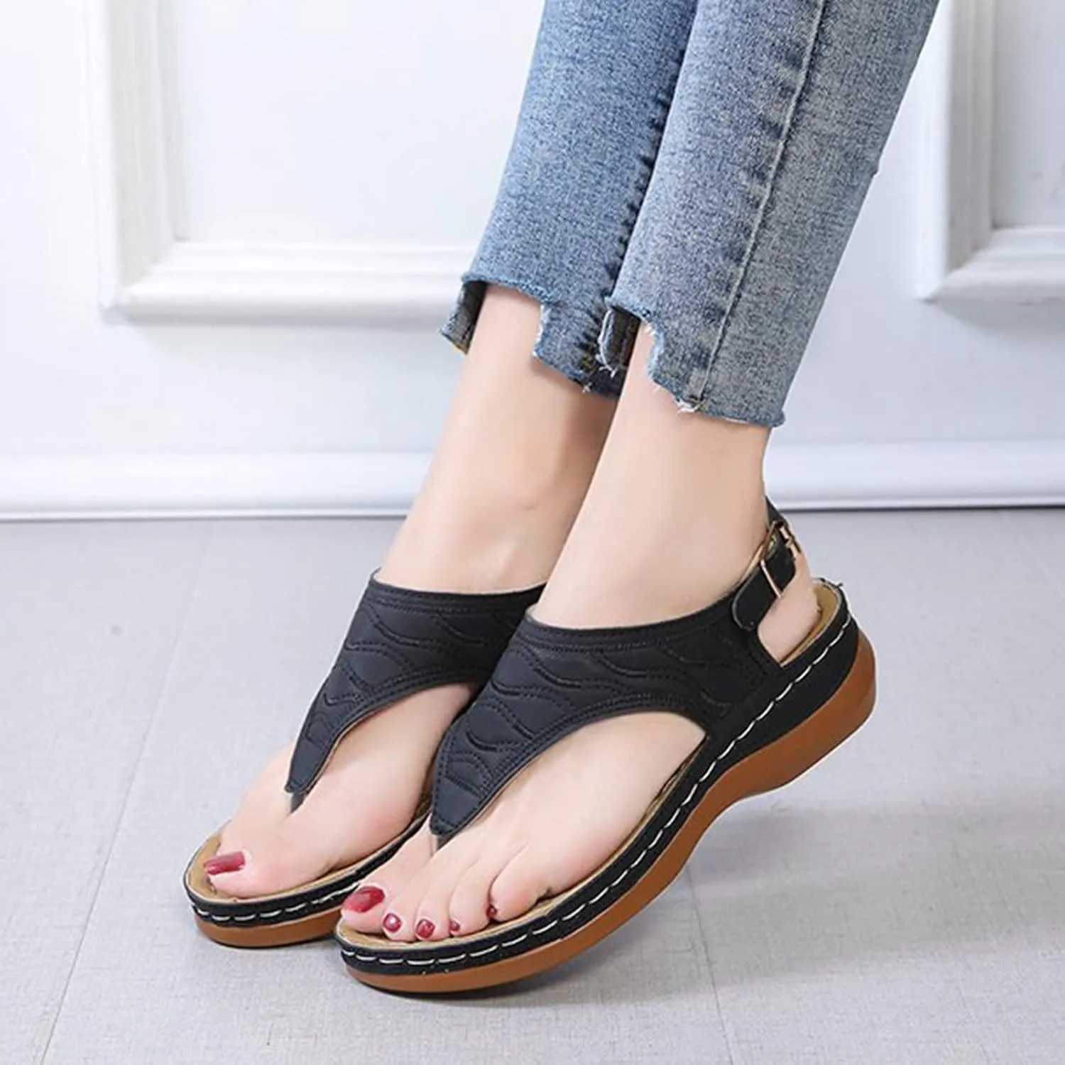 Flat Sandals for Women Comfort Thong Style Flip Flops with Buckle Ankle Strap Summer Clip Toe Sandals with Arch Support Outdoor Beach Shoes,Black,US8/EU39