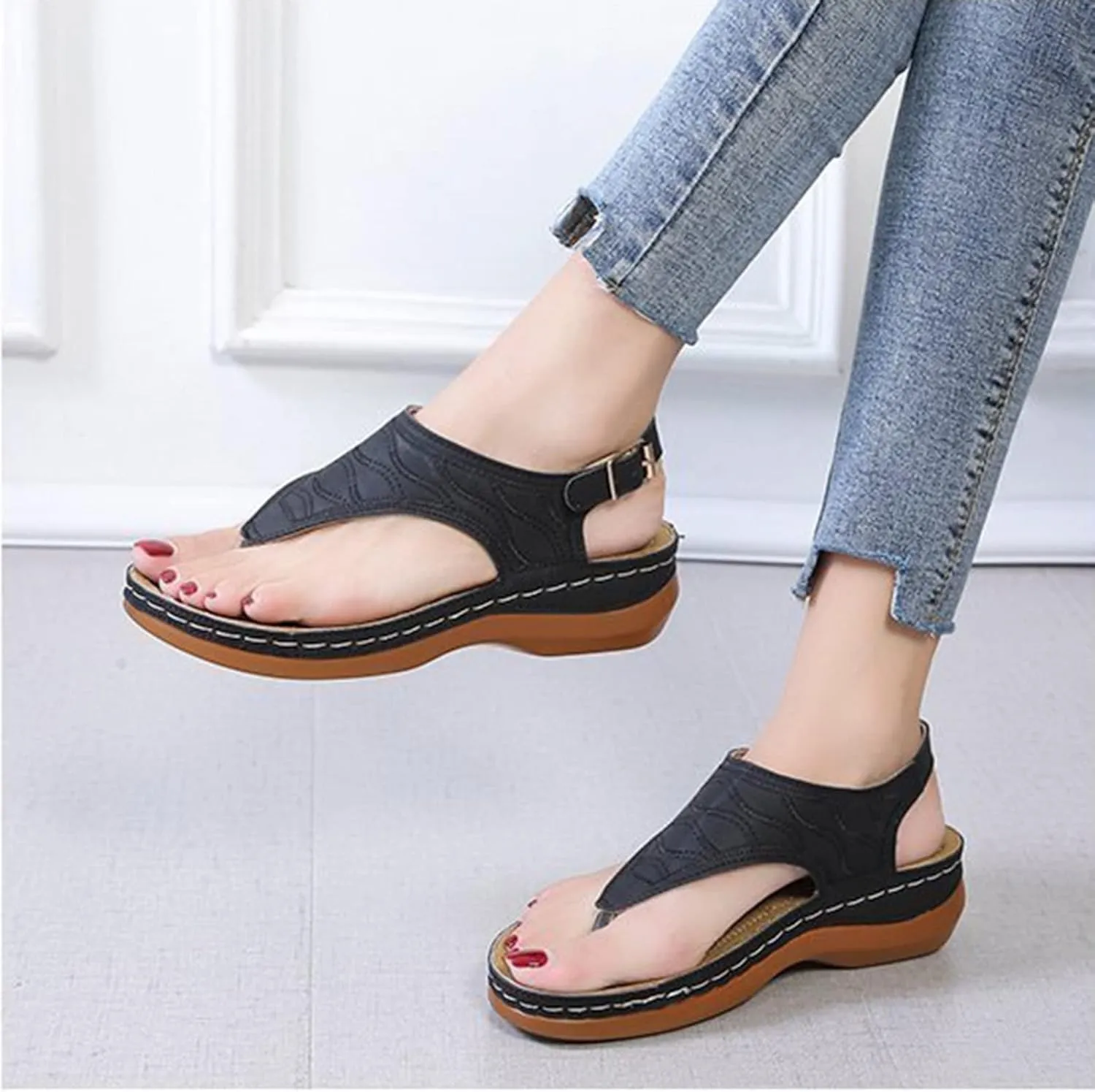 Flat Sandals for Women Comfort Thong Style Flip Flops with Buckle Ankle Strap Summer Clip Toe Sandals with Arch Support Outdoor Beach Shoes,Black,US8/EU39