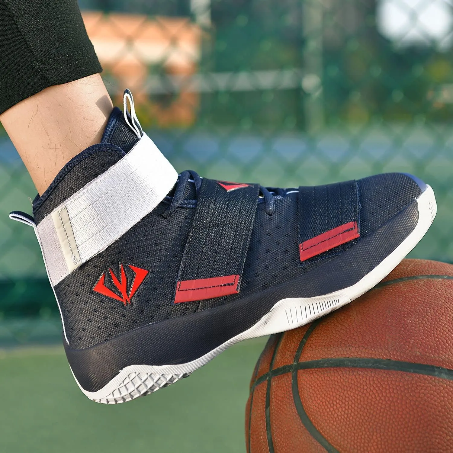 MAUGELY Men's Women's Breathable Basketball Shoes Students Sports Causal Outdoor Non-Slip Sneakers for Couple