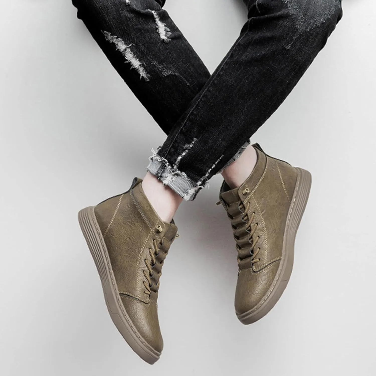 Men's Leather Embossed Flat High-Top Sneakers Autumn Plus Velvet Comfortable Warm Flat Non-Slip Lace-Up Chukka Boots Simple Fashion Walking Sports