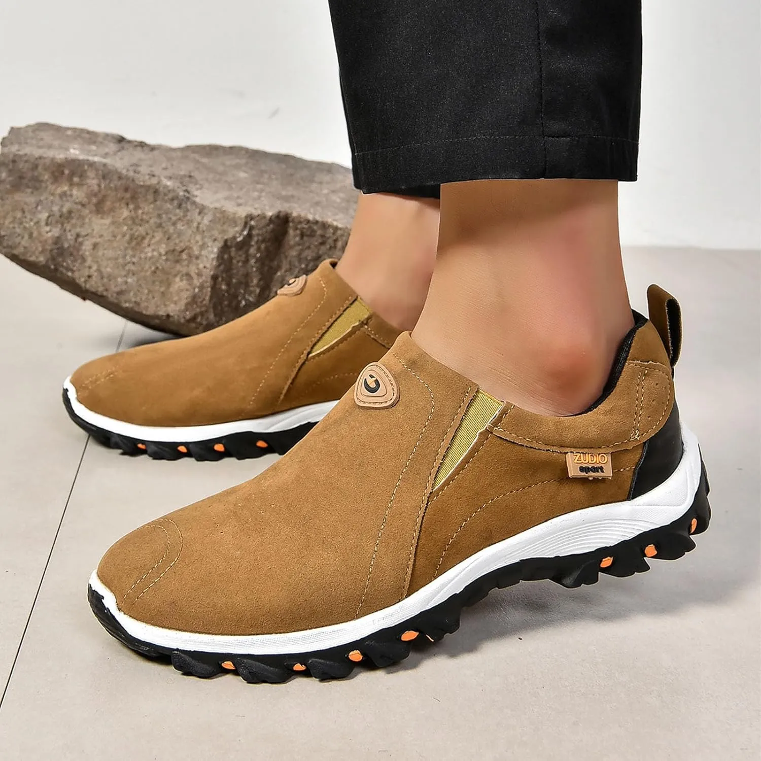 Men‘s Suede Waterproof Hiking Shoes, Outdoors Lightweight Arch Support Low-top Flat Sole Waterproof Everyday Wear Non-Slip Slip on Sneakers