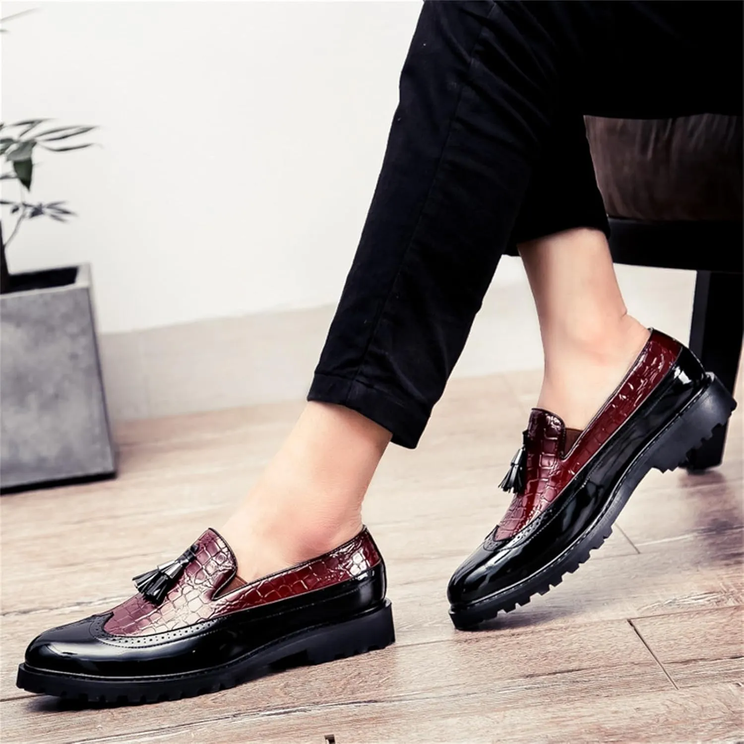 Men's Vintage Leather Wingtip Tassel Brogue Slip-On Dress Loafers Fashion Low-Top Breathable Smoking Formal Shoes Comfort Non-Slip Business Wedding Party Shoes