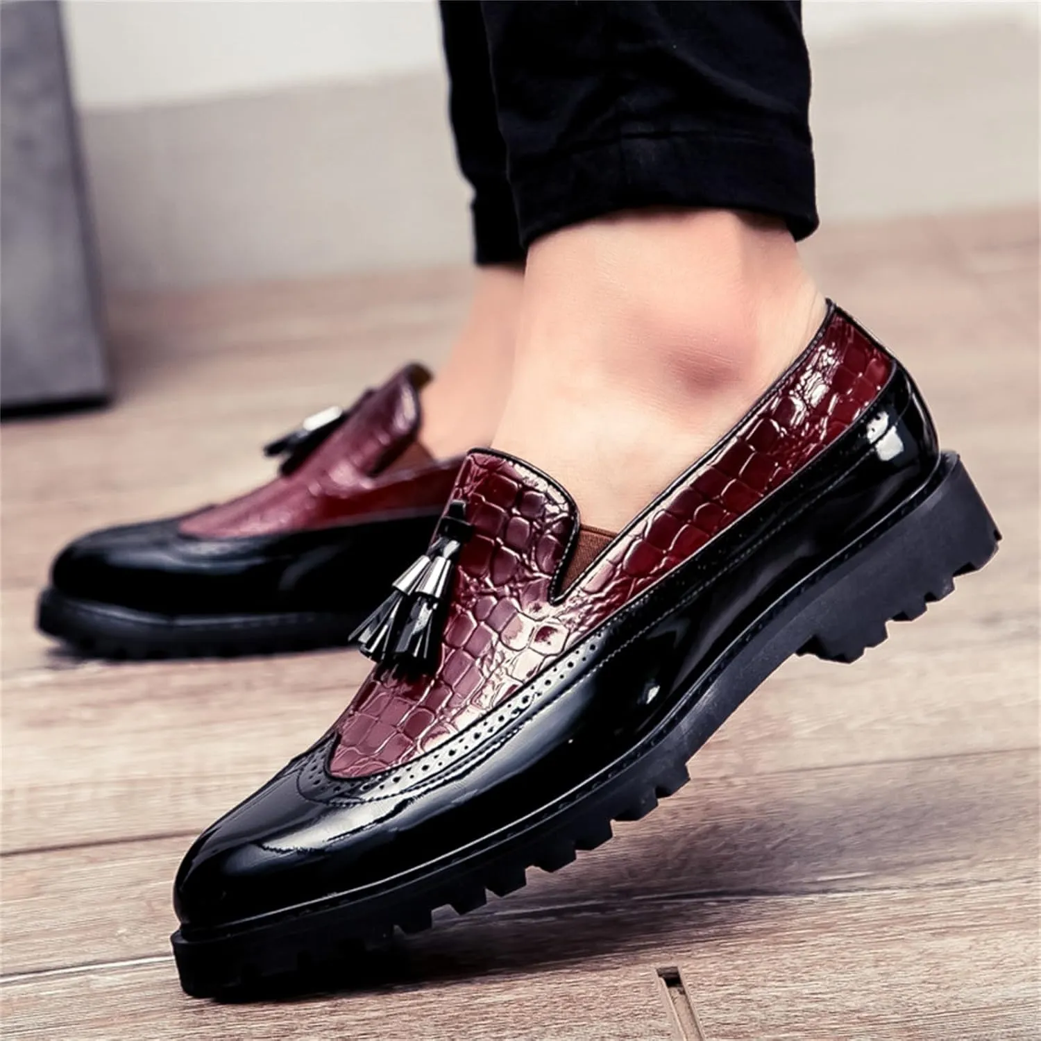 Men's Vintage Leather Wingtip Tassel Brogue Slip-On Dress Loafers Fashion Low-Top Breathable Smoking Formal Shoes Comfort Non-Slip Business Wedding Party Shoes