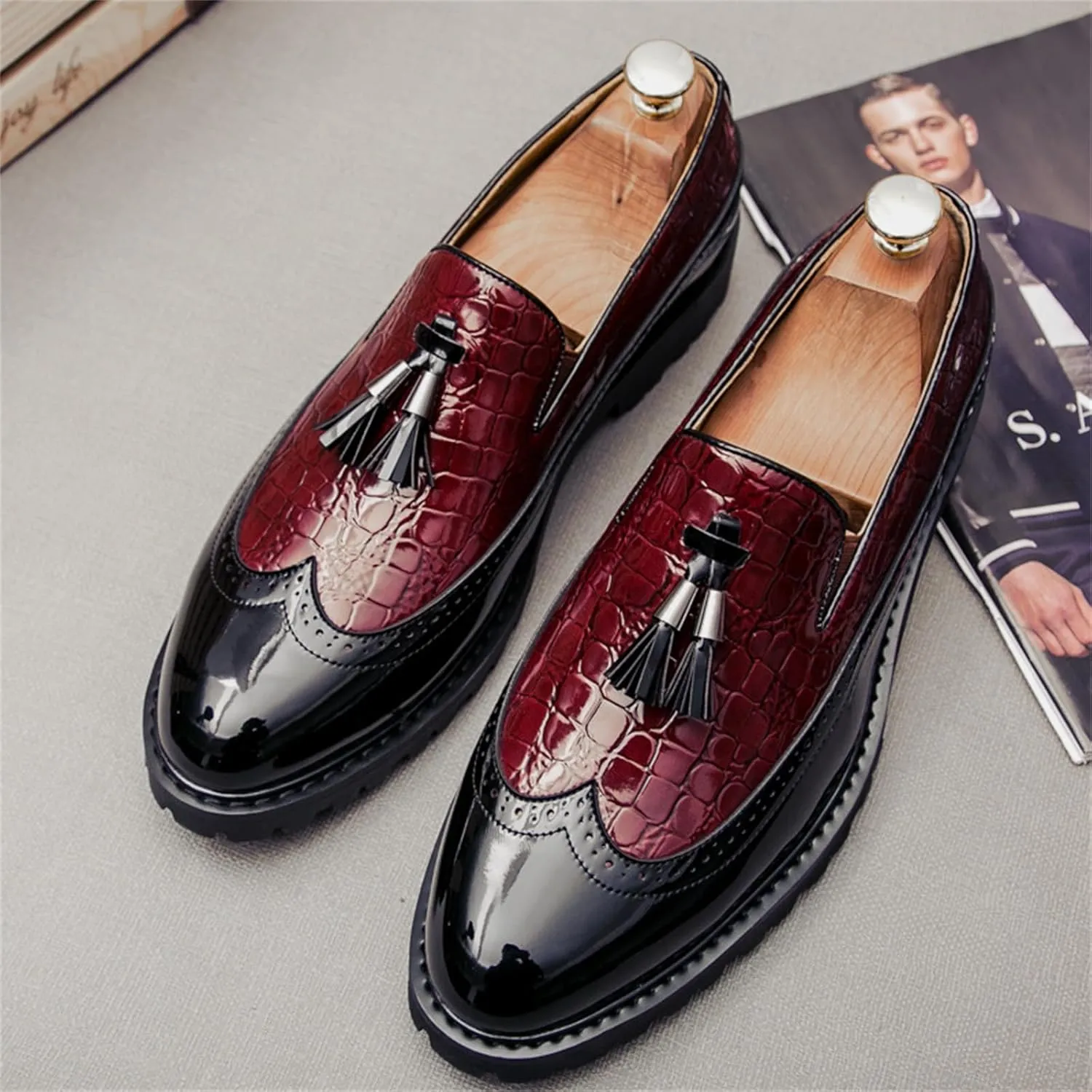 Men's Vintage Leather Wingtip Tassel Brogue Slip-On Dress Loafers Fashion Low-Top Breathable Smoking Formal Shoes Comfort Non-Slip Business Wedding Party Shoes