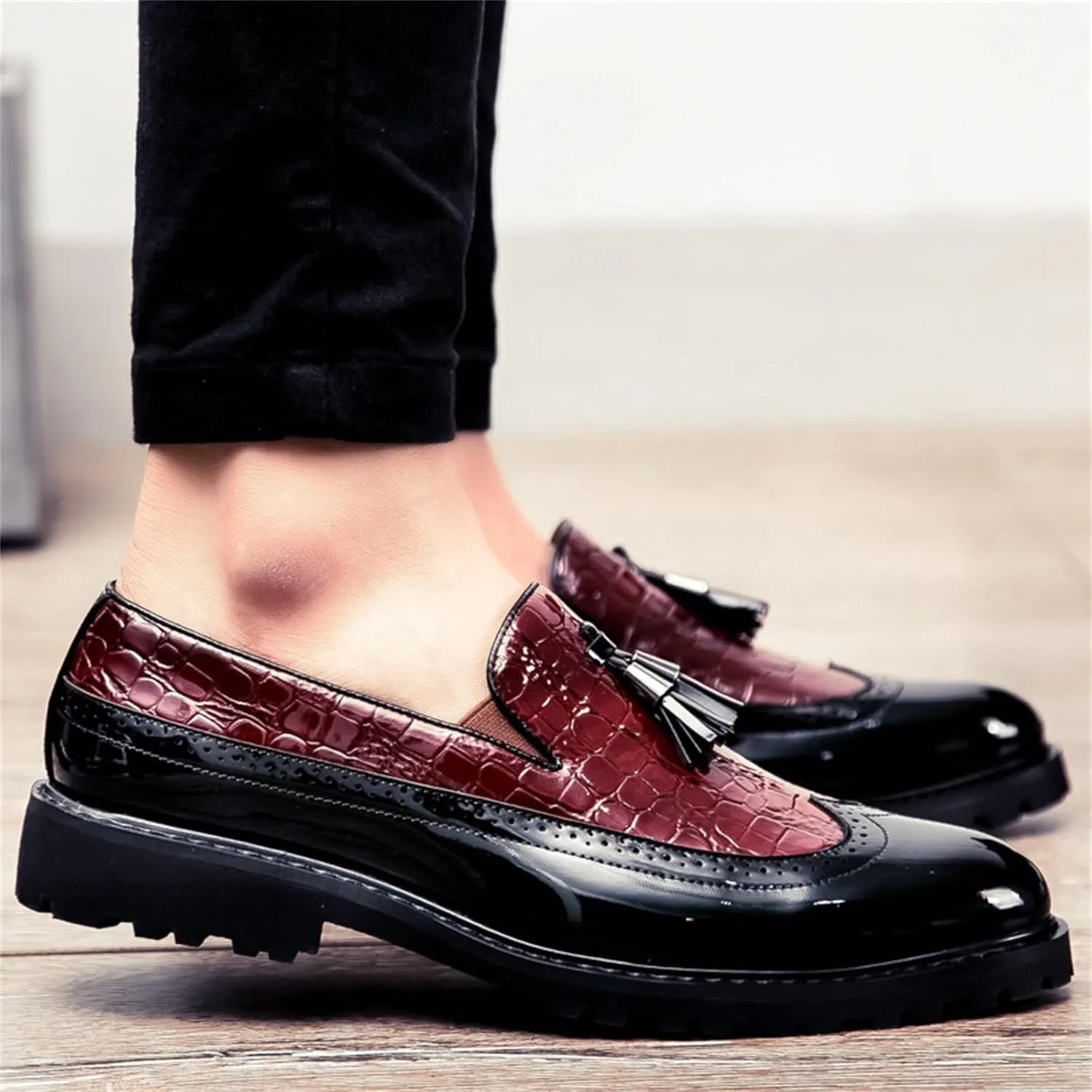 Men's Vintage Leather Wingtip Tassel Brogue Slip-On Dress Loafers Fashion Low-Top Breathable Smoking Formal Shoes Comfort Non-Slip Business Wedding Party Shoes