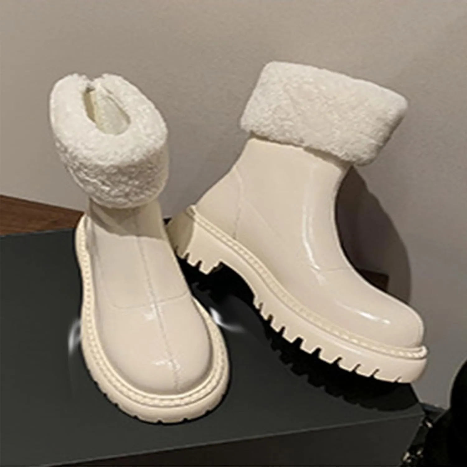 Raw Edge Mid-Tube Snow Boots, Thick-Soled Low Heeled Short Boots with Short Plush Lining and Plush Warm Straight Boots with Leather Shiny Waterproof Winter Boots